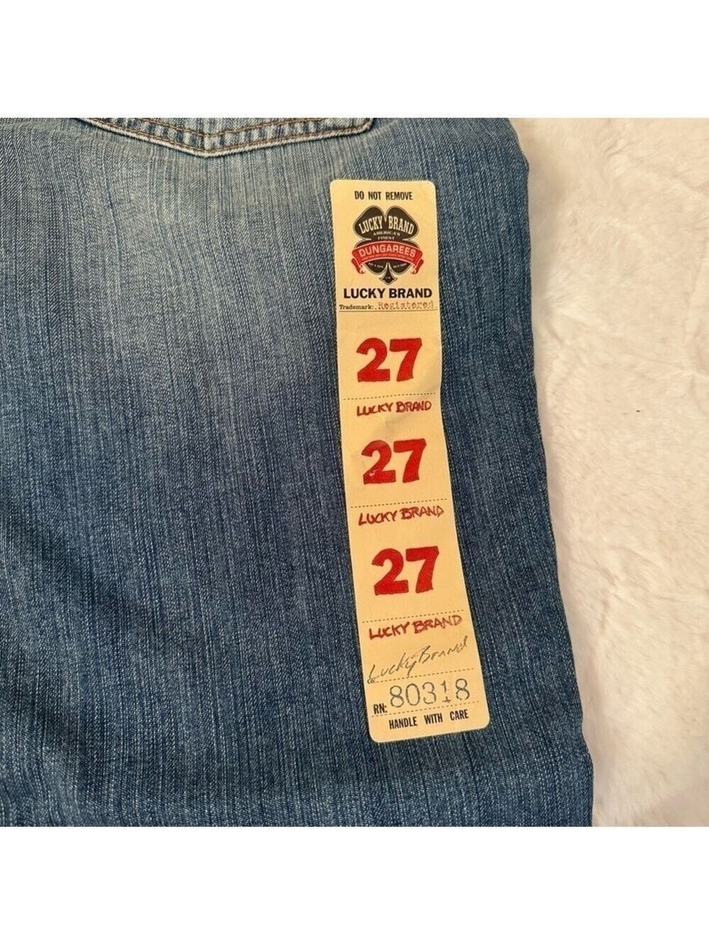 Lucky Brand Dungarees American Classic Vintage Maddy Ankle Jeans.
Size 4/27
NWT - Picture 9 of 13